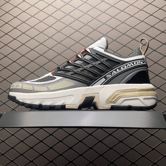 Salomon ACS Pro Sneakers in Peat / Beluga / Vintage Khaki